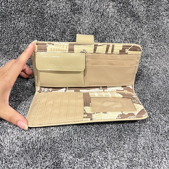 Vera Bradley quilted tab wallet in a tan/beige color NWOT - Picture 5 of 13